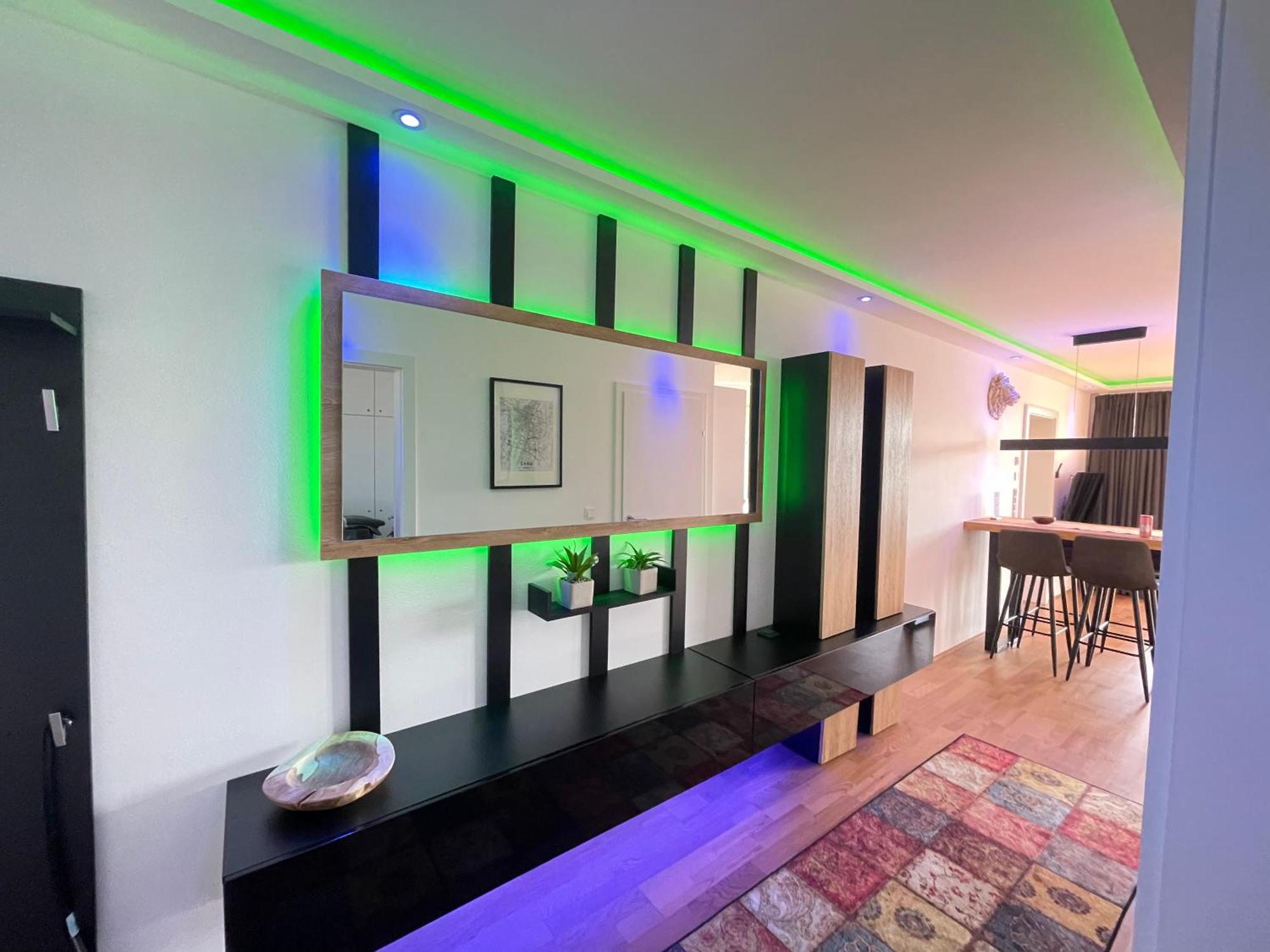 100 Qm Penthouse, Self-check-in, 2 Parkplaetze