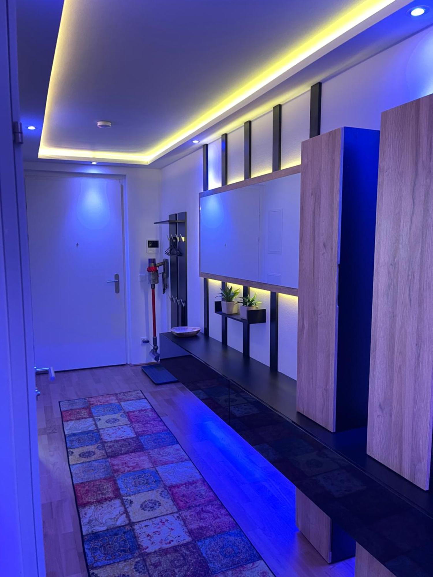 Apartment 100 Qm Penthouse, Self-check-in, 2 Parkplaetze *