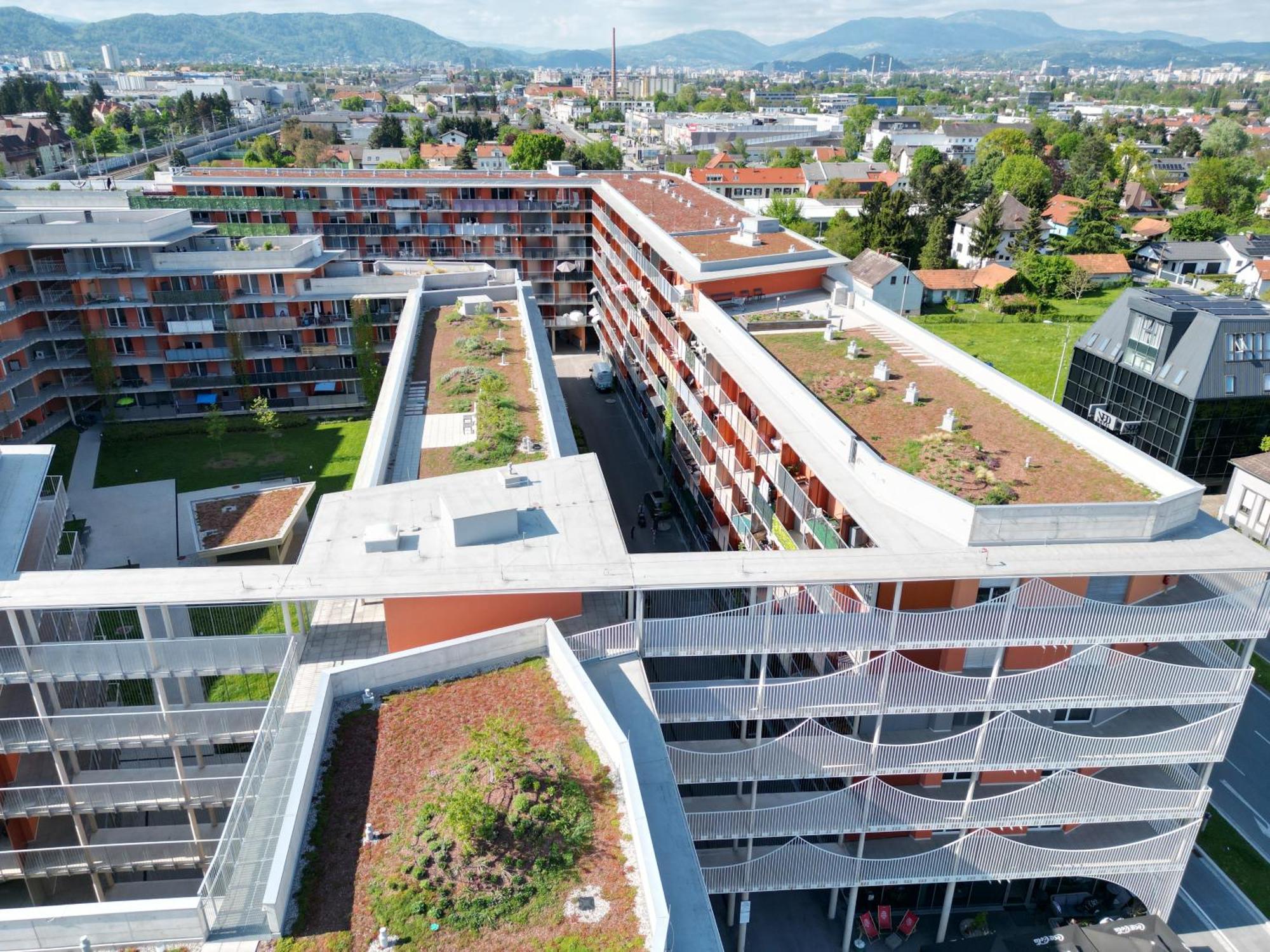 100 Qm Penthouse, Self-check-in, 2 Parkplaetze Apartment *